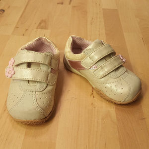 Circo Baby Toddler Sparkle Fashion Sneakers Size 4